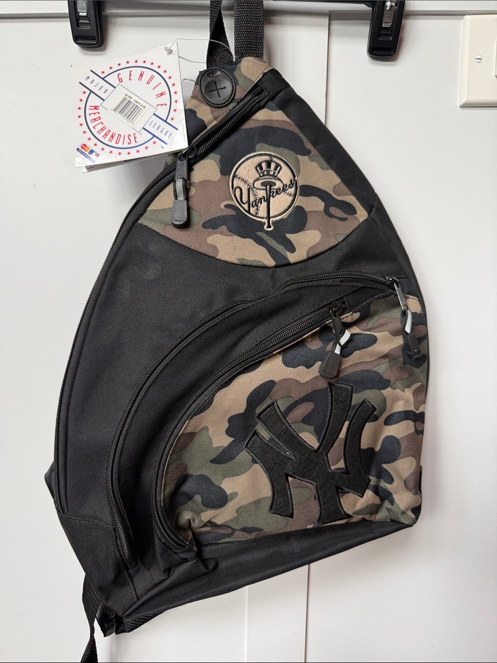 New York Yankees Camouflage Sling Cross Body Backpack - Black/Camo